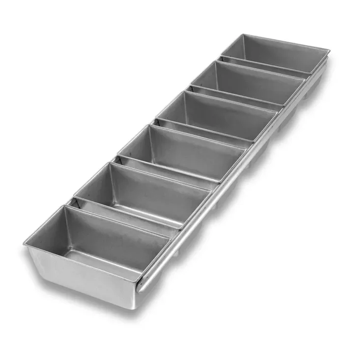 Chicago Metallic 41465 Glazed 6-Strap Open Top Bread Pan – 6 / CS
