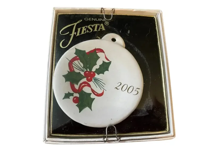 Fiesta 2005 Holly & Ribbon Ornament