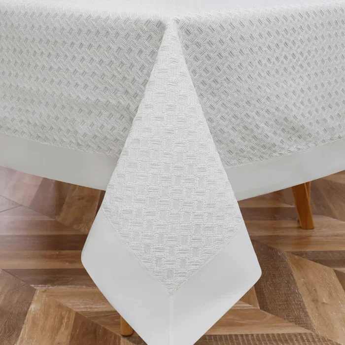 Majestic Giftware Lace Twist Lined Tablecloth