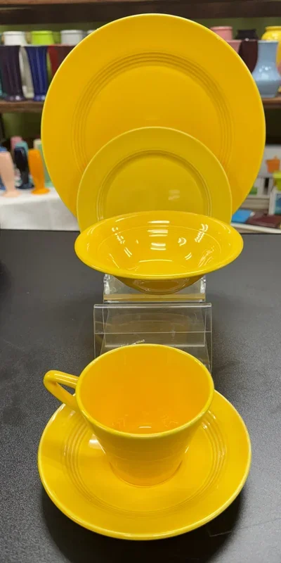 Vintage Homer Laughlin Harlequin Yellow 5 pc place setting